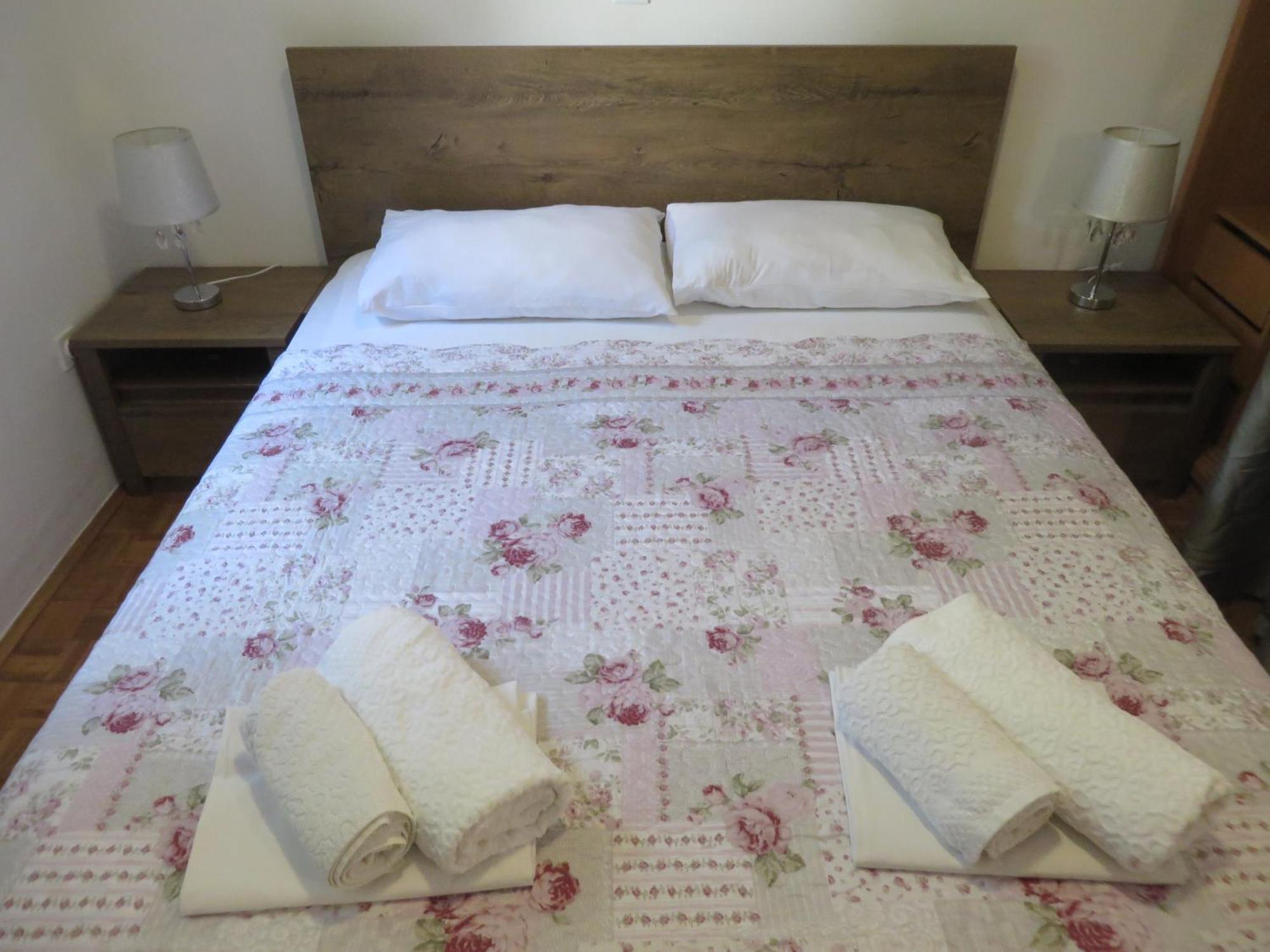 Soline Beach Apartments Биоград-на-Мору Номер фото